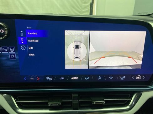 Used 2025 Chevrolet Equinox EV LT FWD image 18