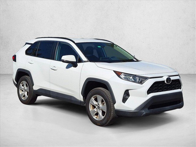 Used 2021 Toyota RAV4 XLE FWD image 3