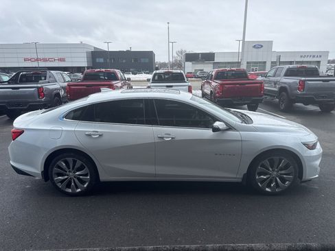 Used 2018 Chevrolet Malibu Premier w/ Premier Sun and Wheel Package image 5