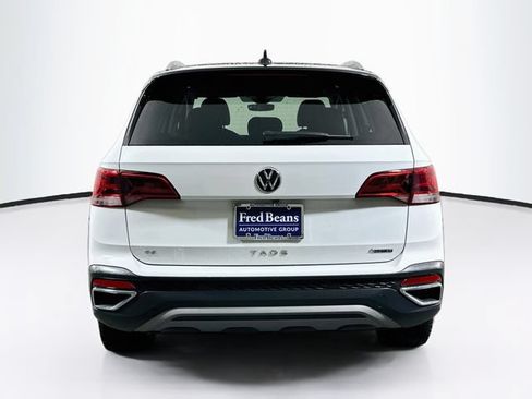 Certified 2023 Volkswagen Taos SE w/ Panoramic Sunroof Package AWD/4WD image 7