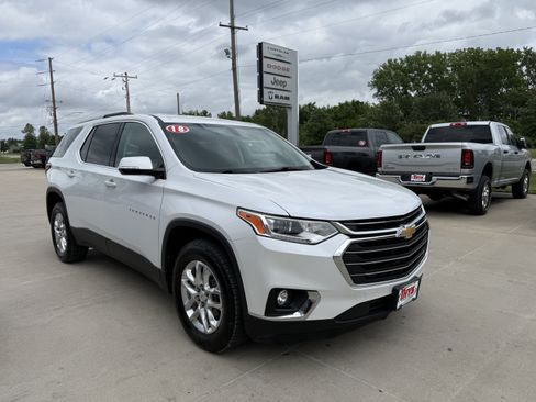 Used 2018 Chevrolet Traverse LT AWD/4WD image 41