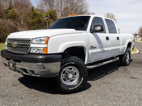 Used 2005 Chevrolet Silverado 2500 LS w/ Heavy-Duty Power Package image 8
