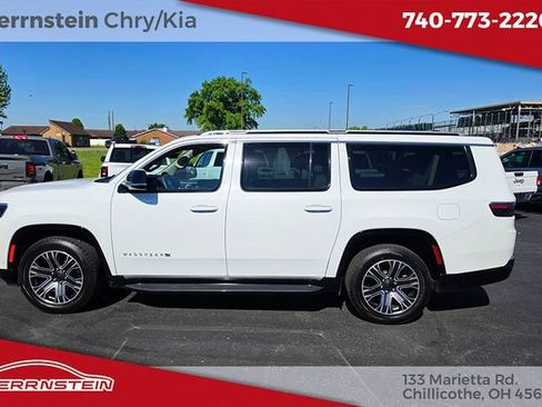 Used 2024 Jeep Wagoneer L Series II w/ Flexible Seating Group AWD/4WD image 4