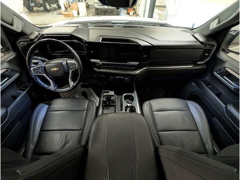 Used 2024 Chevrolet Silverado 1500 LTZ w/ Technology Package image 12