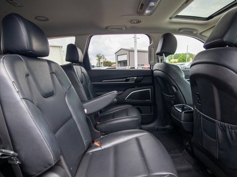 Used 2025 Kia Telluride S FWD image 18