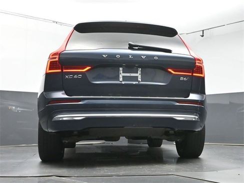 Certified 2022 Volvo XC60 B6 Inscription w/ Advanced Package image 38