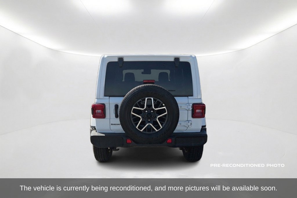 Used 2026 Jeep Wrangler Unlimited Sahara AWD/4WD image 7