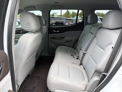 Used 2020 GMC Acadia SLE w/ Driver Convenience Package FWD image 17