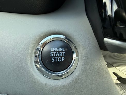 Used 2022 Toyota Highlander Platinum image 30