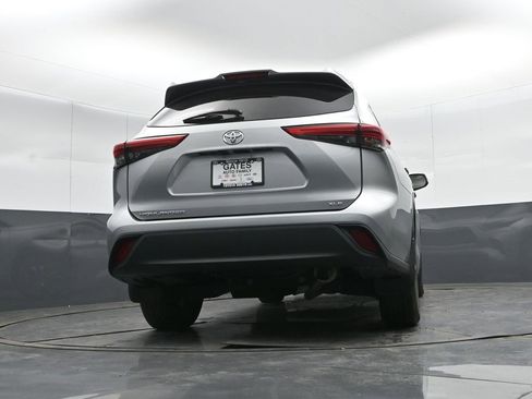 Used 2023 Toyota Highlander XLE image 45