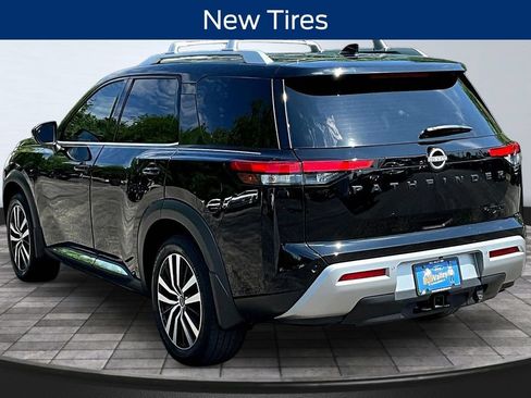 Used 2023 Nissan Pathfinder Platinum AWD/4WD image 4