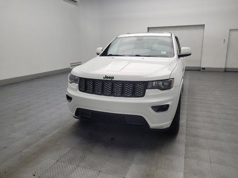 Used 2019 Jeep Grand Cherokee Altitude image 15