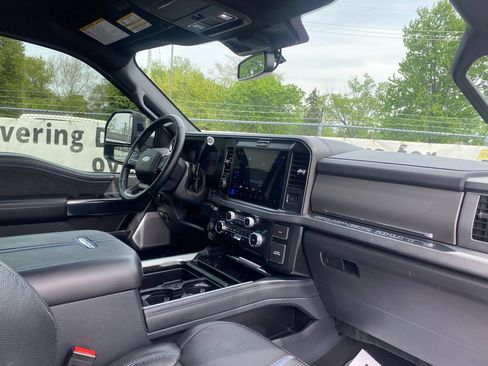 Used 2025 Ford F250 Platinum AWD/4WD image 21
