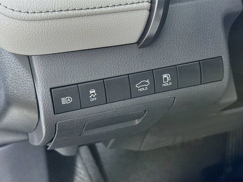 Used 2021 Toyota Camry XLE FWD image 10
