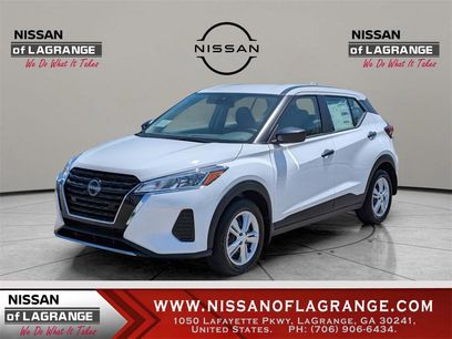 New 2025 Nissan Kicks Play S