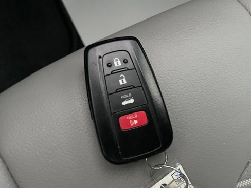 Used 2022 Toyota Camry SE w/ Cold Weather Package AWD/4WD image 26