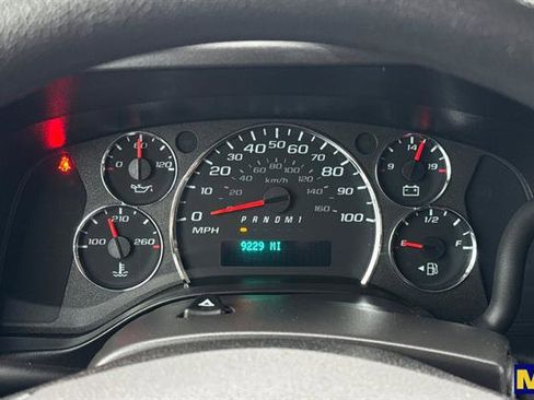 Used 2024 GMC Savana 2500 w/ Driver Convenience Package image 26