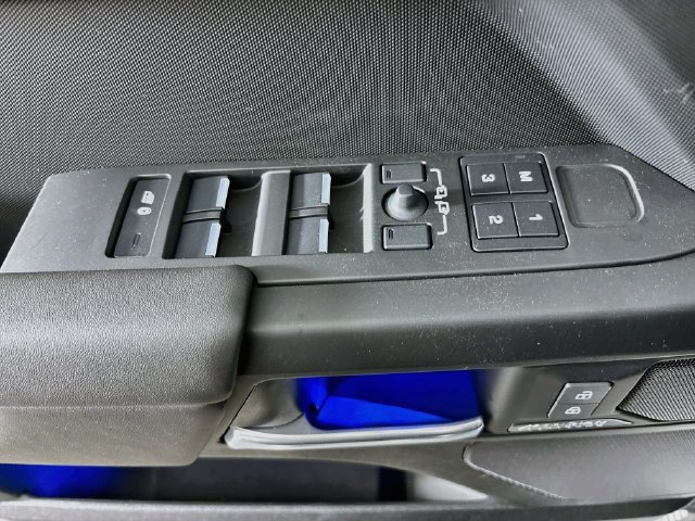 New 2026 Land Rover Defender 110 X-Dynamic SE AWD/4WD image 19