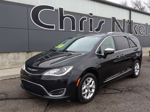 Used 2020 Chrysler Pacifica Limited image 1