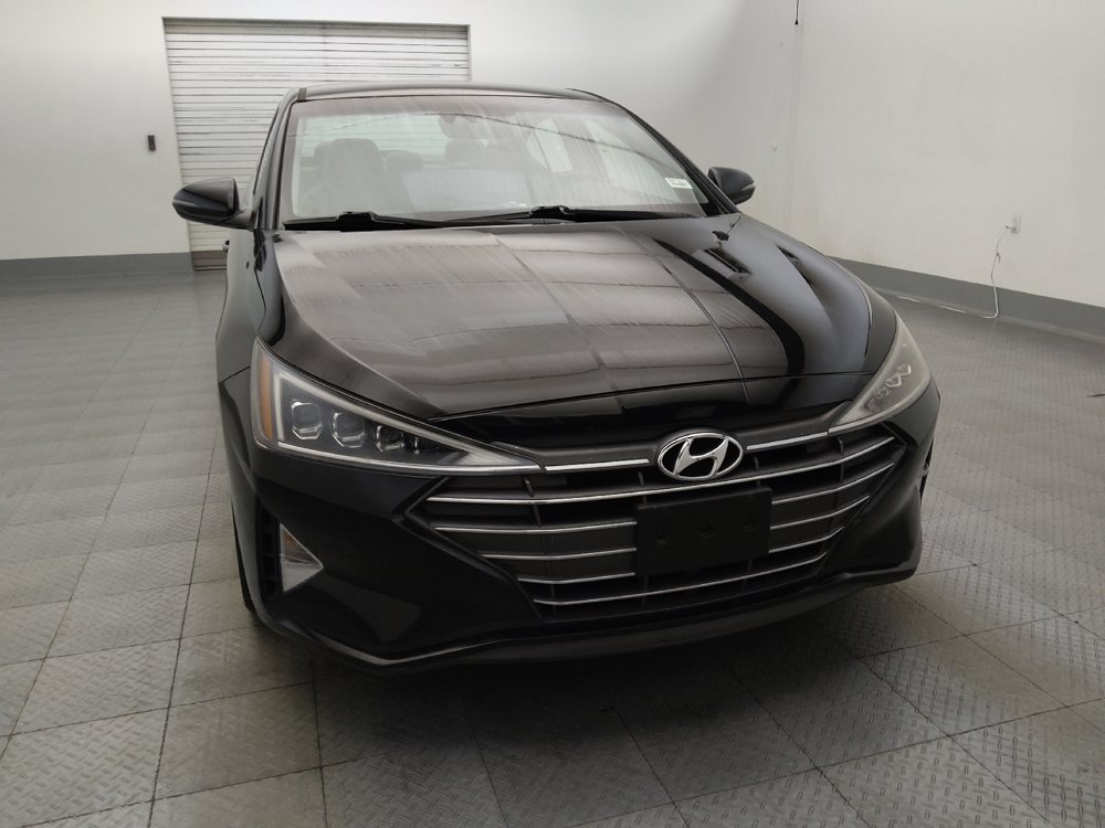 Used 2020 Hyundai Elantra Limited FWD image 14