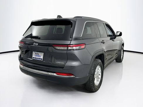 Used 2023 Jeep Grand Cherokee Laredo image 5
