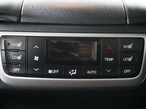 Used 2016 Toyota Highlander Limited FWD image 13