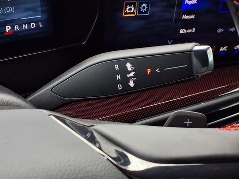 Used 2024 Chevrolet Traverse RS image 38