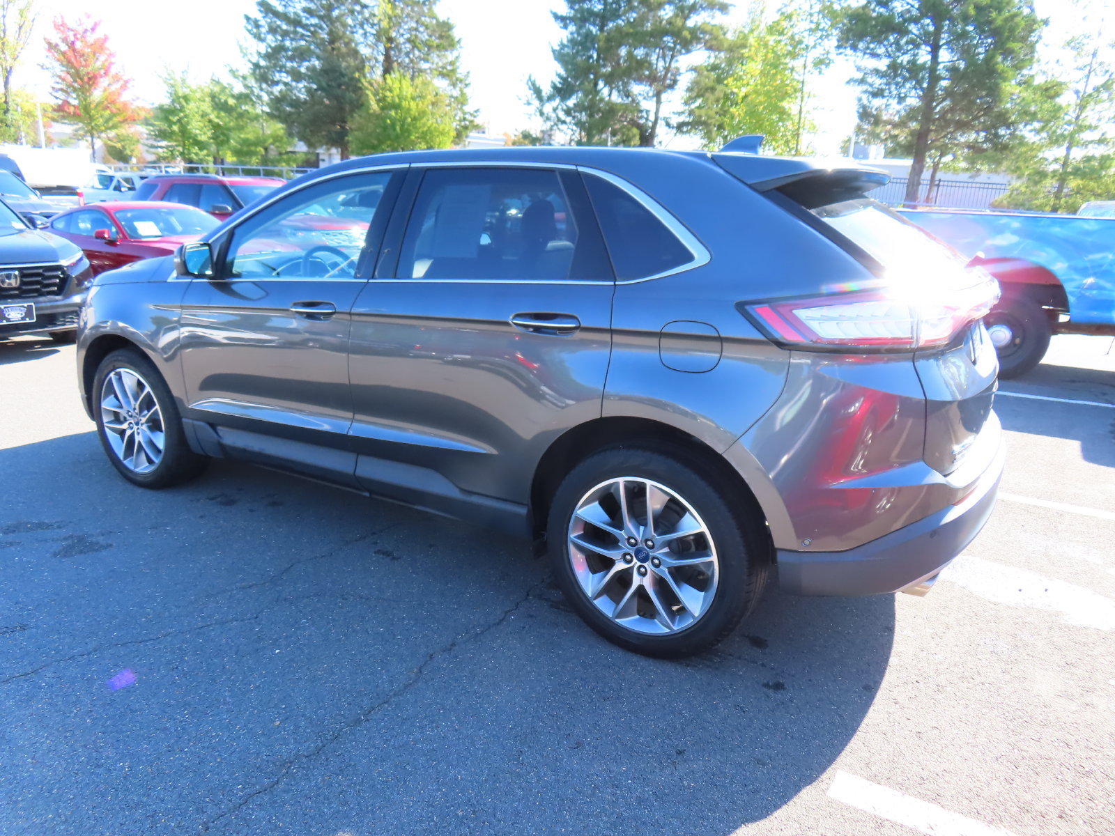 Used 2017 Ford Edge Titanium w/ Equipment Group 302A AWD/4WD image 7