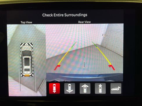 Certified 2024 Chrysler Pacifica Limited image 16