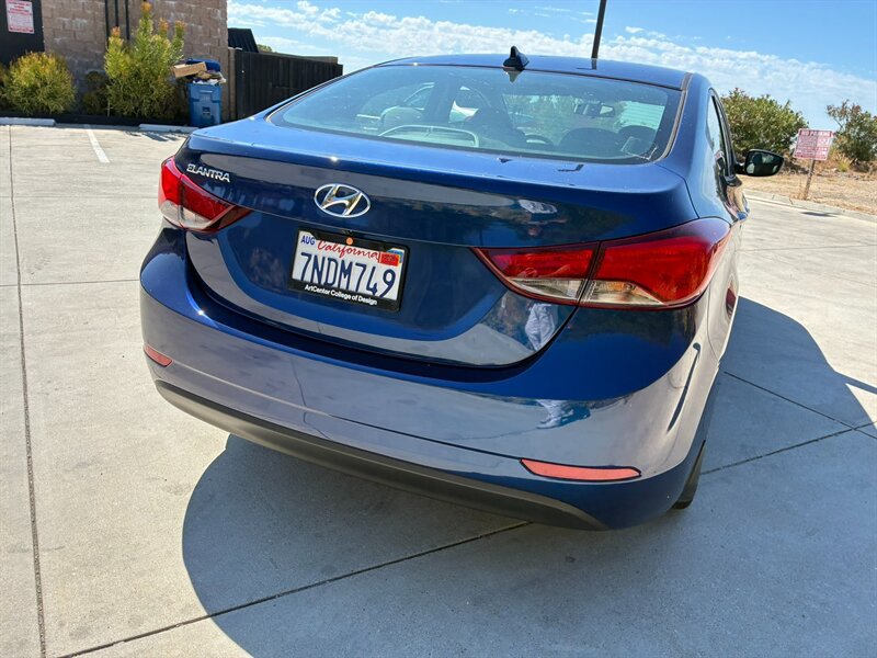 Used 2016 Hyundai Elantra SE w/ Option Group 02 FWD image 9