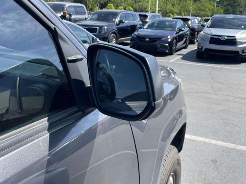 Used 2016 Toyota Tacoma SR image 24