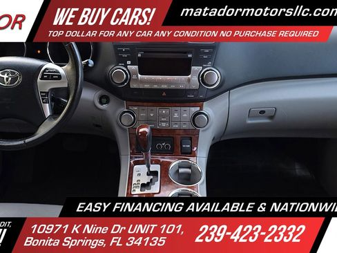 Used 2012 Toyota Highlander Limited w/ Tow Pkg FWD image 22