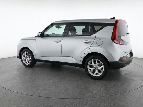 Used 2025 Kia Soul LX w/ LX Technology Package image 6