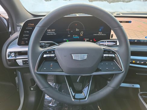 New 2025 Cadillac Lyriq Luxury image 21