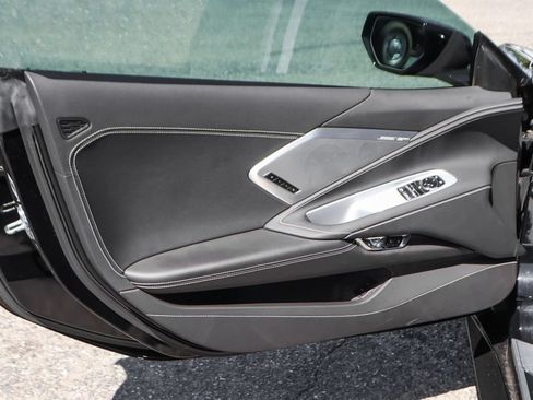 Used 2022 Chevrolet Corvette Stingray Preferred Cpe w/ Z51 Performance Package RWD image 17