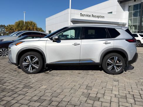 Used 2021 Nissan Rogue SL w/ Premium Package image 10