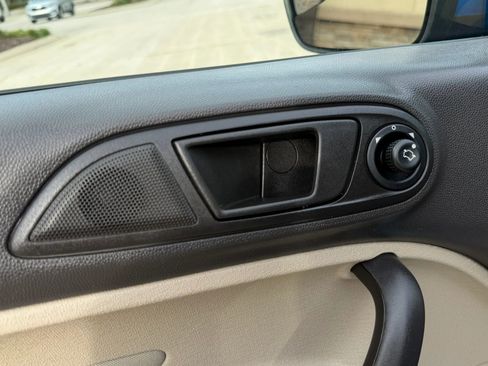 Used 2017 Ford Fiesta SE FWD image 14