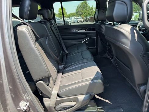 Used 2022 Jeep Wagoneer Series III AWD/4WD image 13