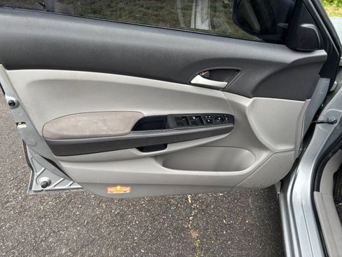 Used 2010 Honda Accord LX image 12