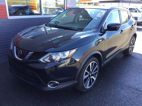 Used 2018 Nissan Rogue Sport SL w/ SL Premium Package AWD/4WD image 3