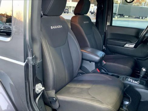 Used 2017 Jeep Wrangler Sahara w/ Connectivity Group image 7