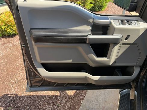 Used 2019 Ford F150 XLT w/ Equipment Group 301A Mid AWD/4WD image 23