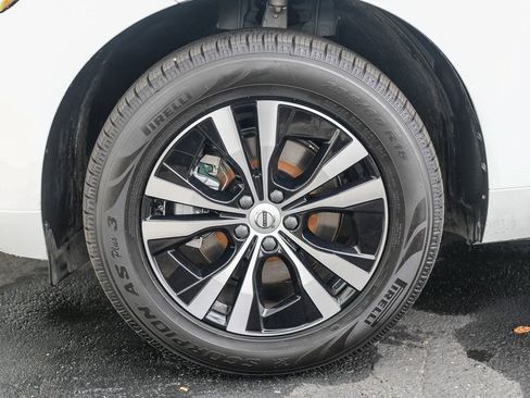 Used 2023 Volvo XC60 B5 Core image 9