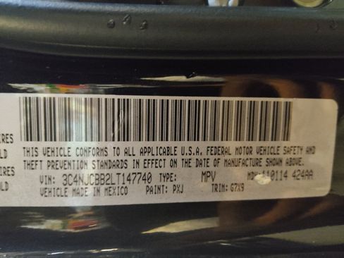 Used 2020 Jeep Compass Latitude FWD image 33