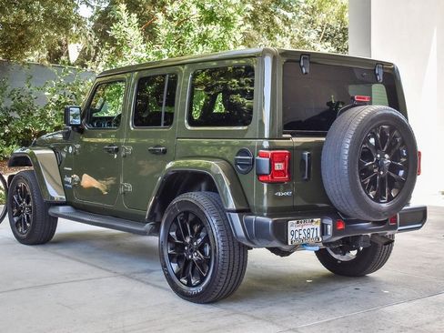 Used 2022 Jeep Wrangler Unlimited Sahara image 4