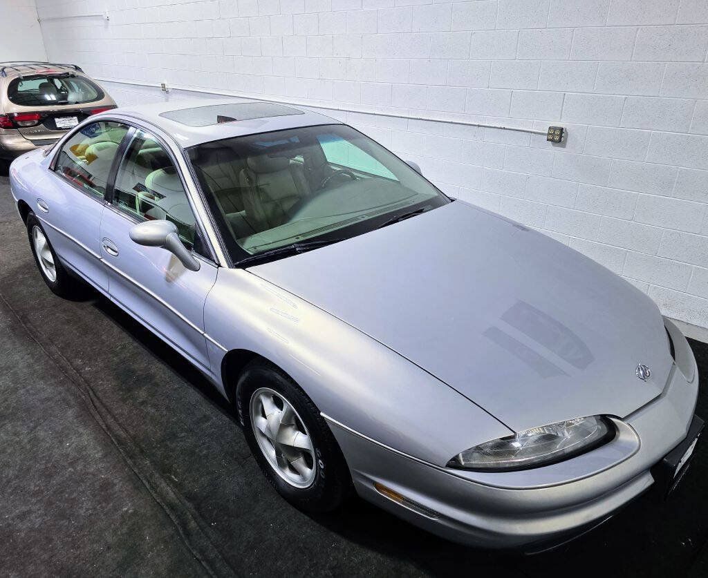Used 1997 Oldsmobile Aurora FWD image 2