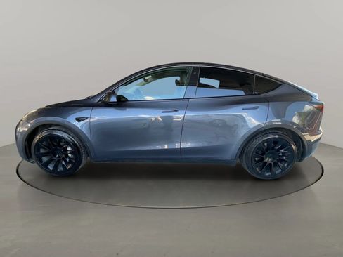Used 2023 Tesla Model Y Long Range AWD/4WD image 2