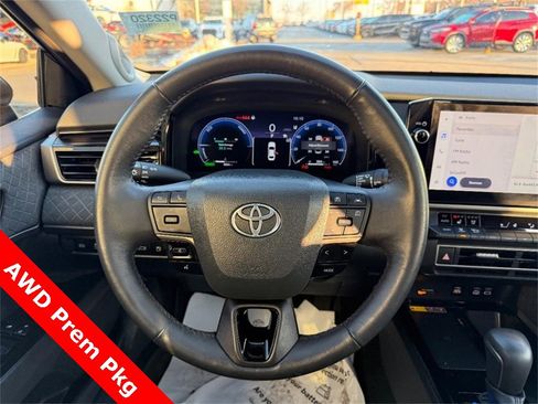 Used 2025 Toyota Camry XLE image 14