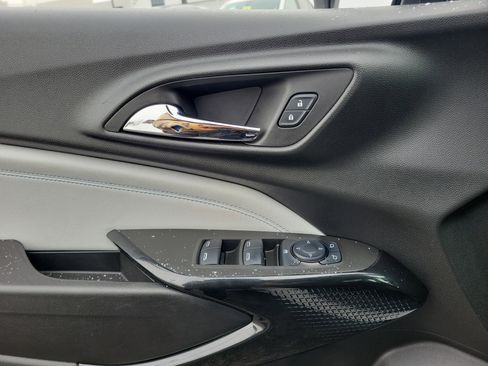 Used 2025 Chevrolet Trax LT image 17