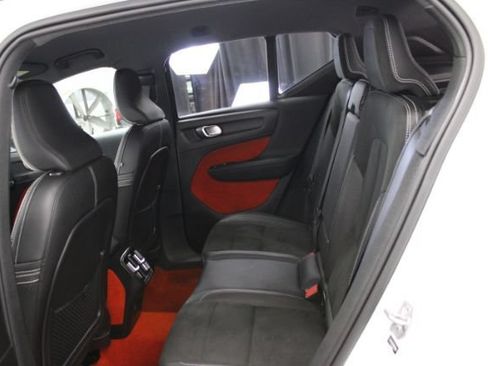 Used 2019 Volvo XC40 T4 R-Design FWD image 22